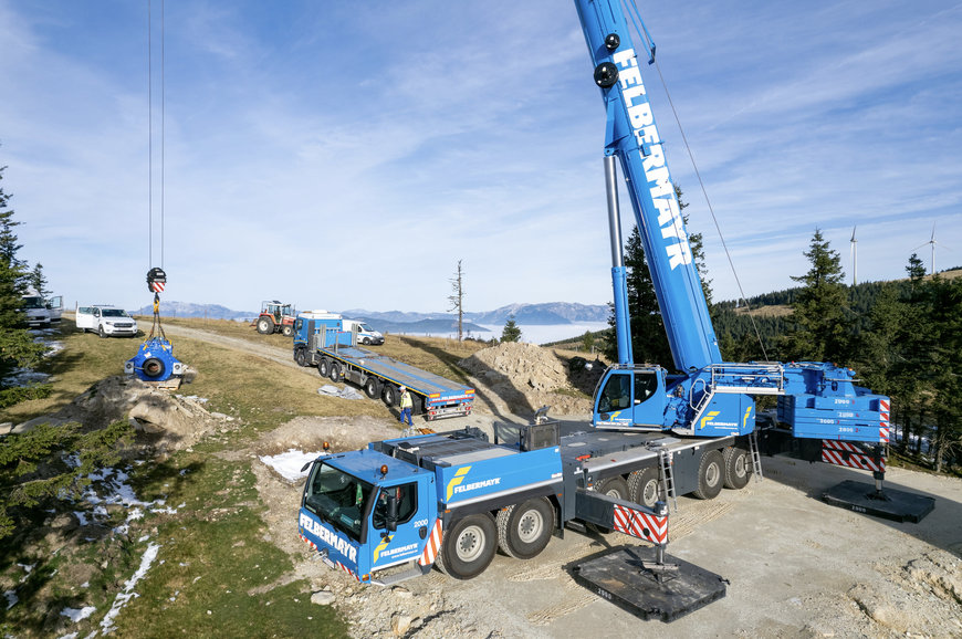 Stable and strong in the wind – Liebherr power hits the road